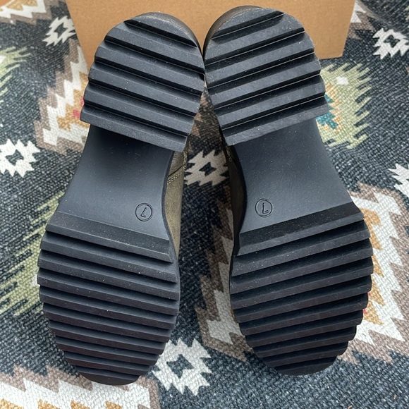 NEW Seven7‎ Flat Iron Combat Lace Up Boots Size 7 - Picture 7 of 8